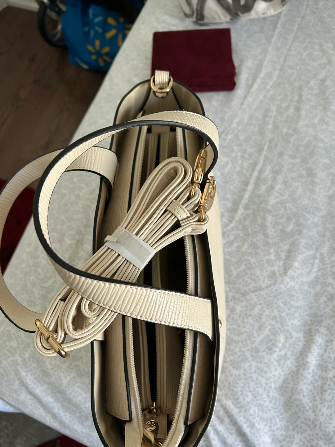 Bessie London Cream Tote Bag image indicator(6)