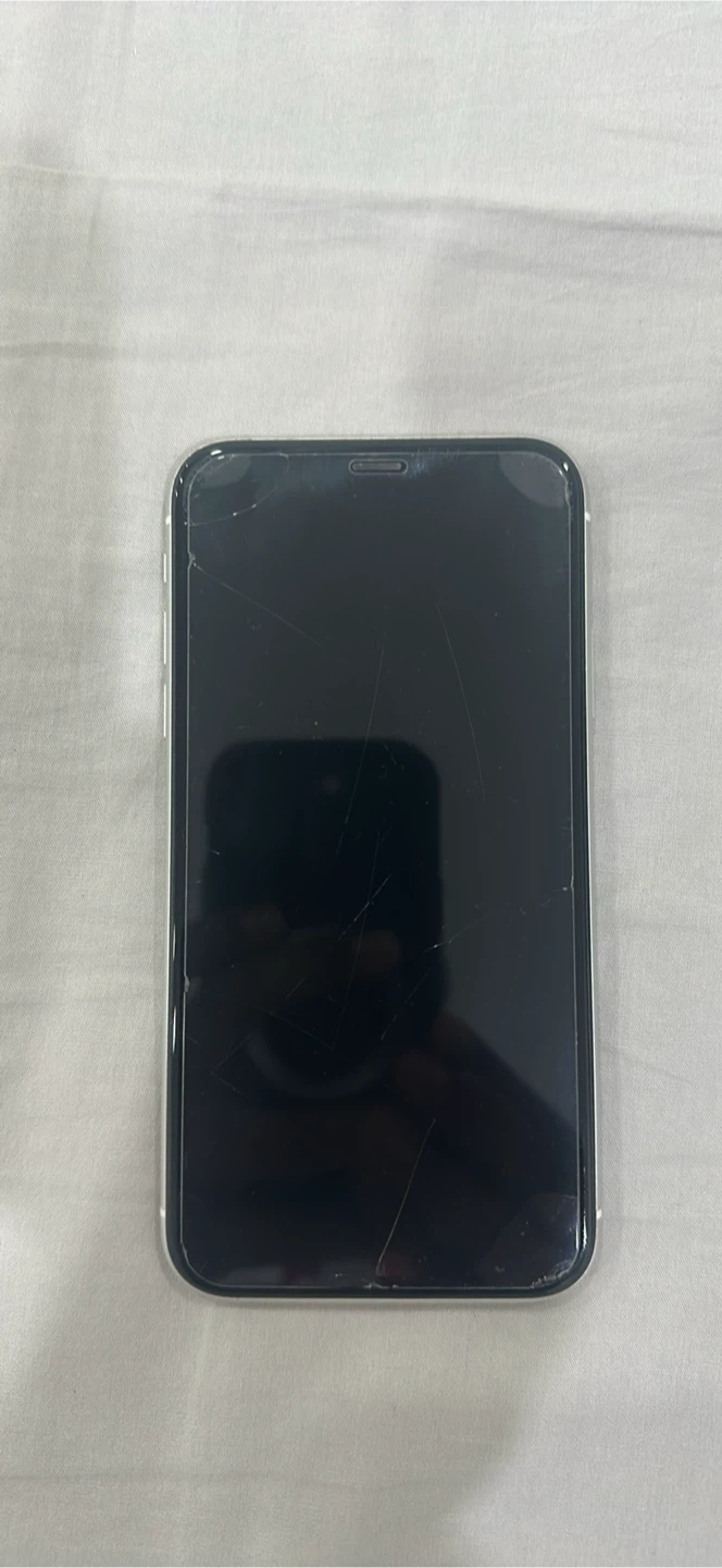 Apple iPhone XR - White