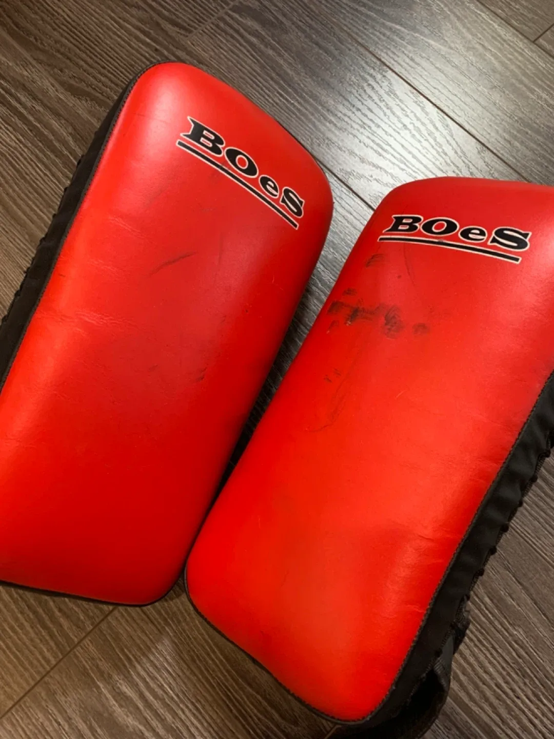 BOES Kick Pads - Red & Black image indicator(2)