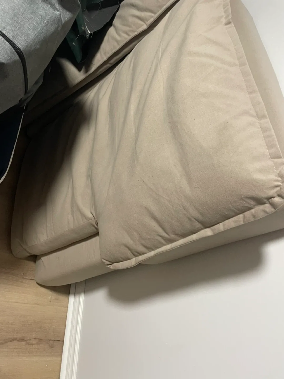 Beige Cushion image indicator(2)