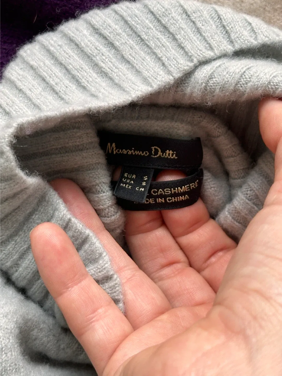 ‼️MOVING SALE‼️ 10 Assorted Sweaters image indicator(2)