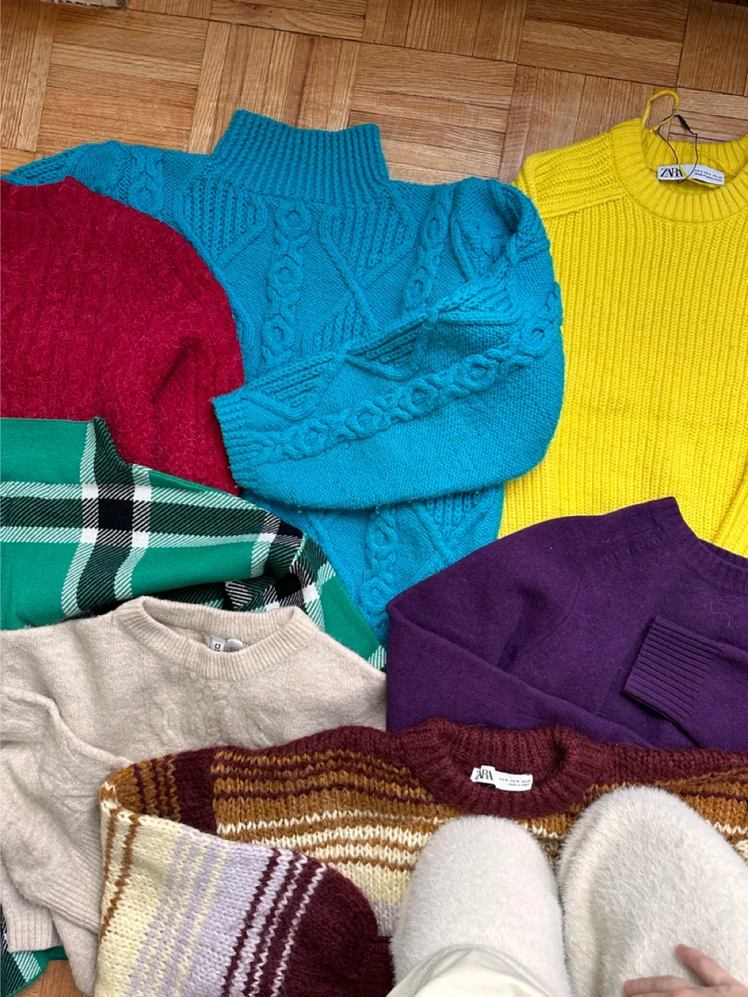 ‼️MOVING SALE‼️ 10 Assorted Sweaters image indicator(5)