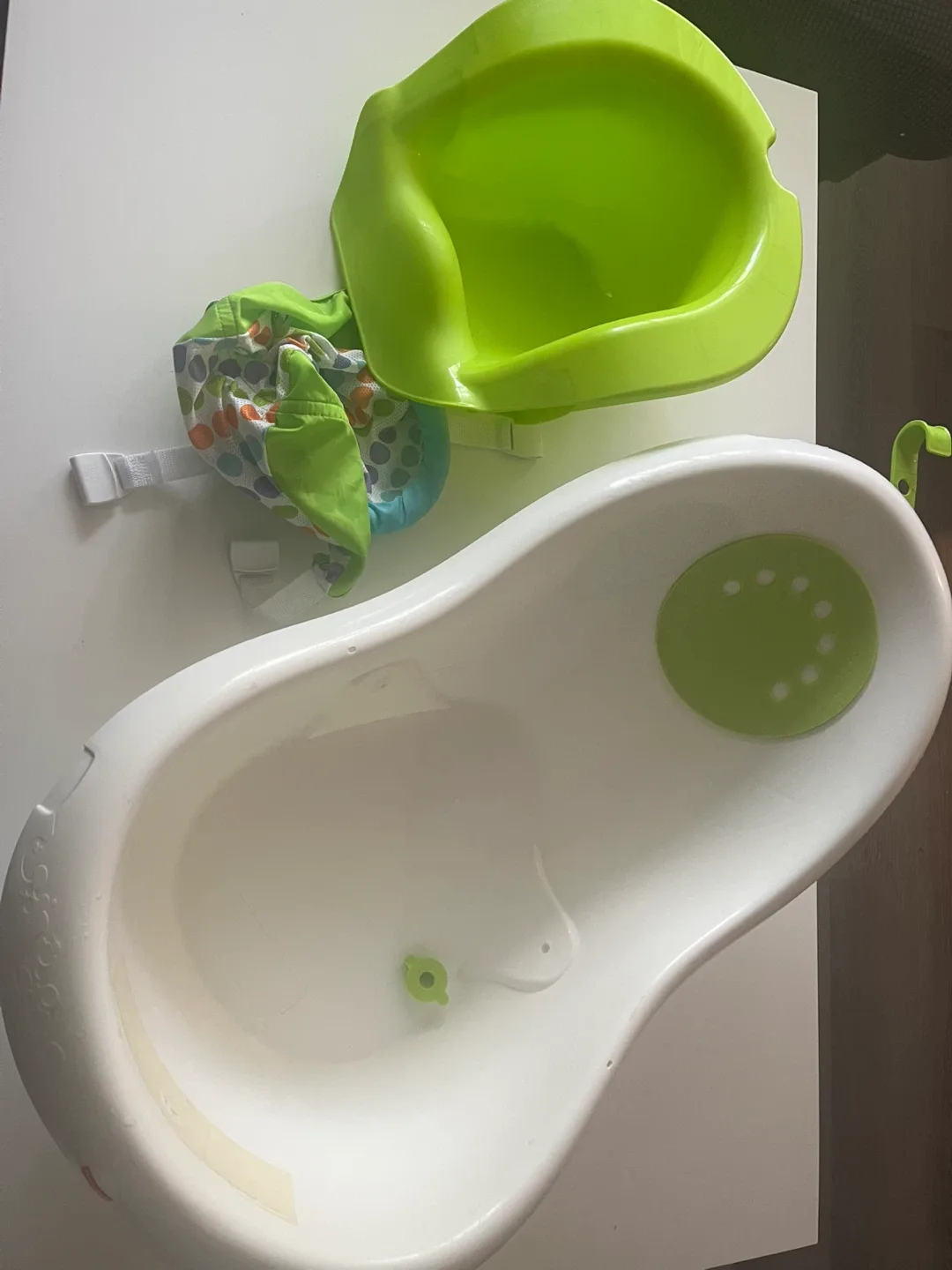 Fisher-Price Baby to Toddler Bath Tub image indicator(4)