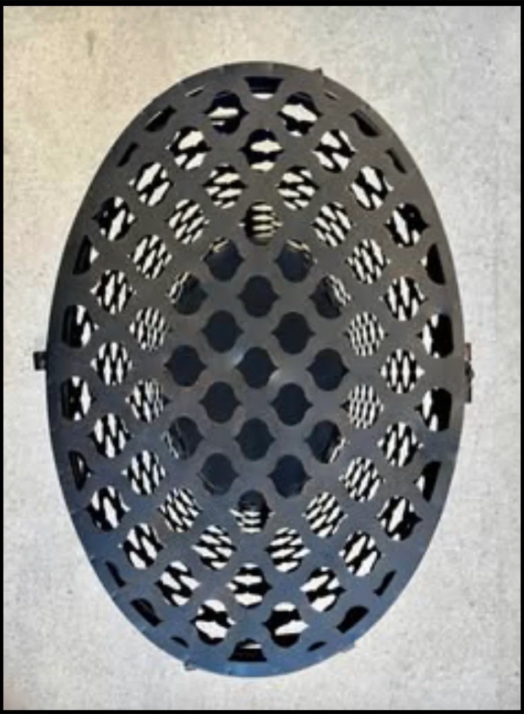 metal laundry  open mesh hamper with hinged lid. image indicator(4)