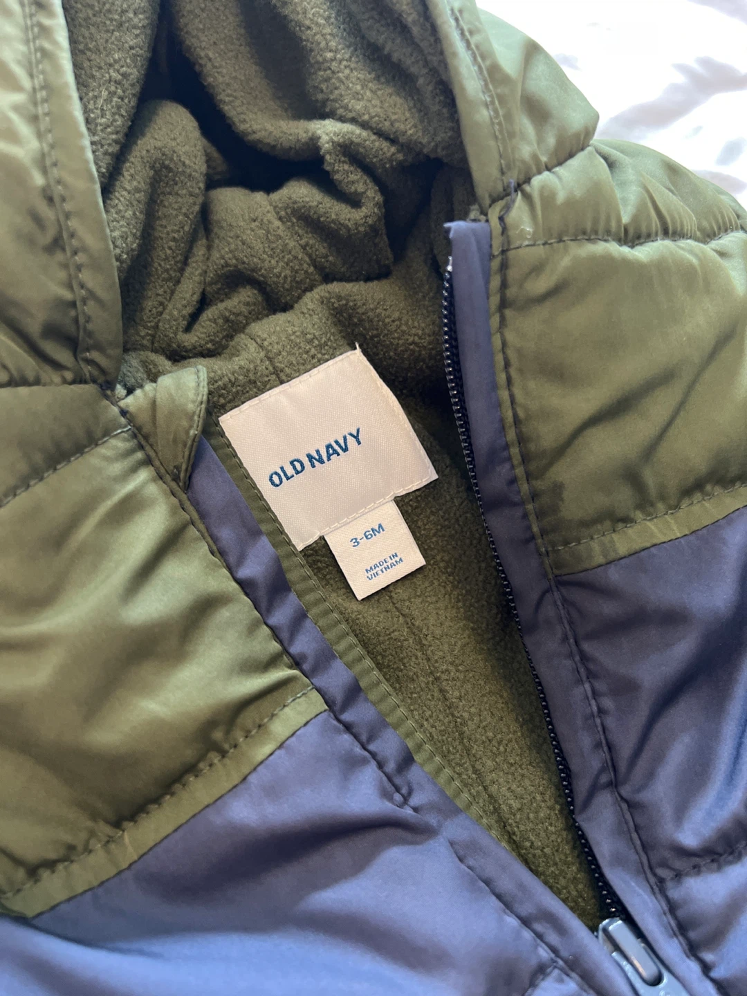 Old Navy Puffer Snowsuit - Size 3-6m - photo 2