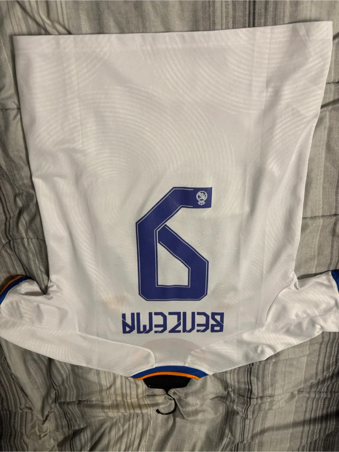 Adidas Real Madrid Benzema Jersey image indicator(2)