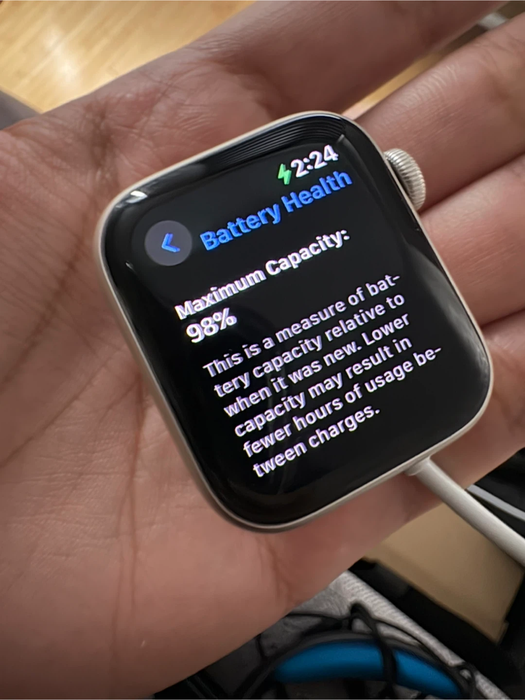 Apple Watch SE (2nd Gen) 40mm- Starlight - photo 5
