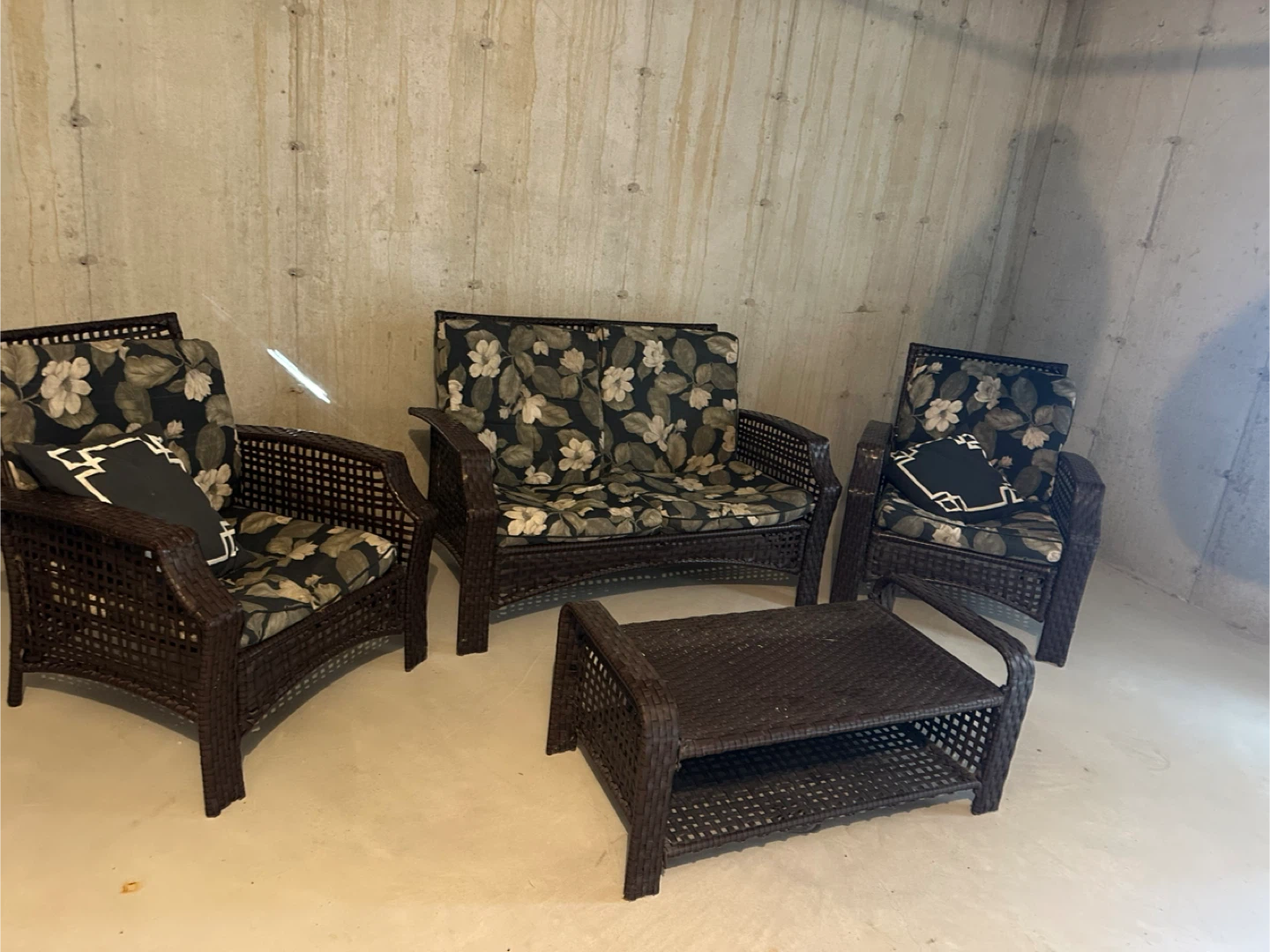 Wicker Patio Set - Loveseat, Chairs & Table - photo 2
