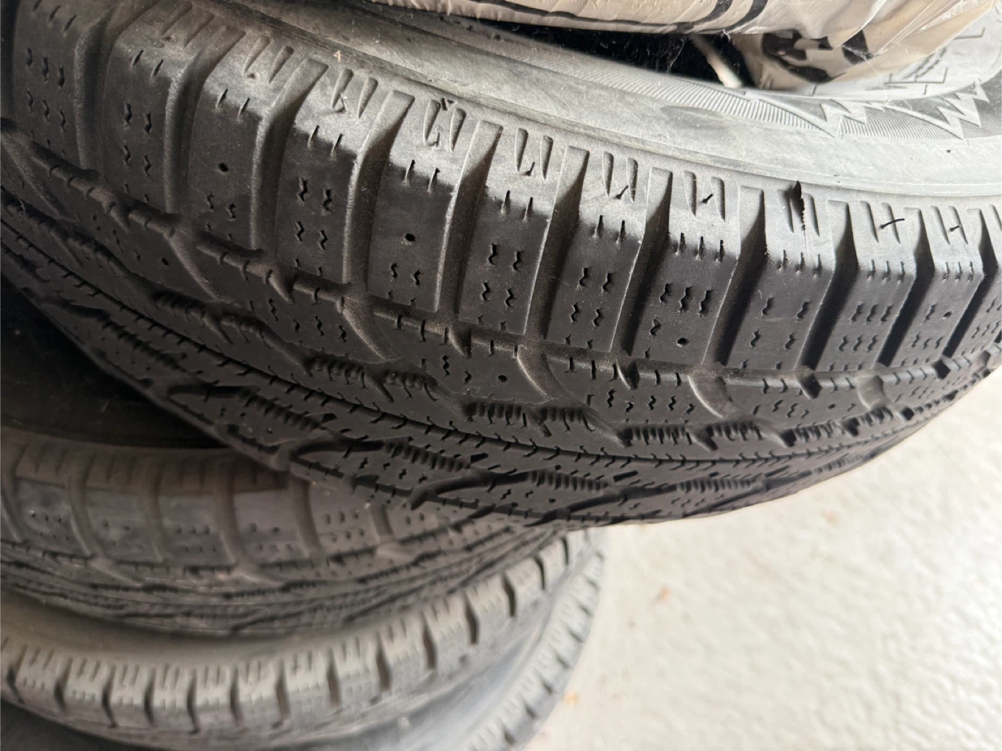 Firestone Winterforce 2 Winter Tires 205/70R15 - photo 2