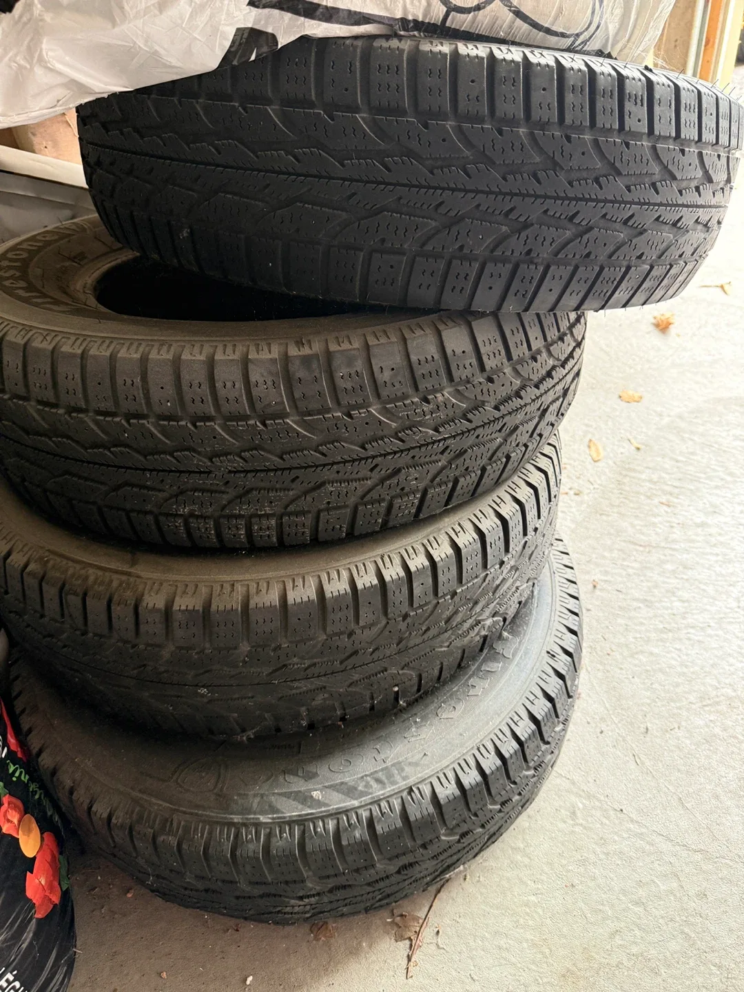 Firestone Winterforce 2 Winter Tires 205/70R15 thumbnail