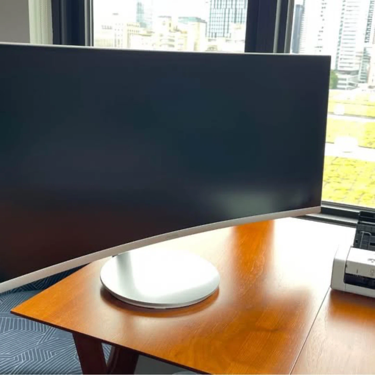 Samsung 34-Inch Curved Monitor - Like New!