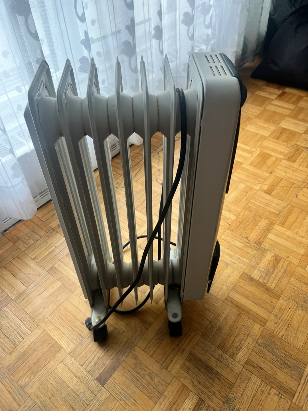 DeLonghi Oil Filled Radiator Heater - photo 3
