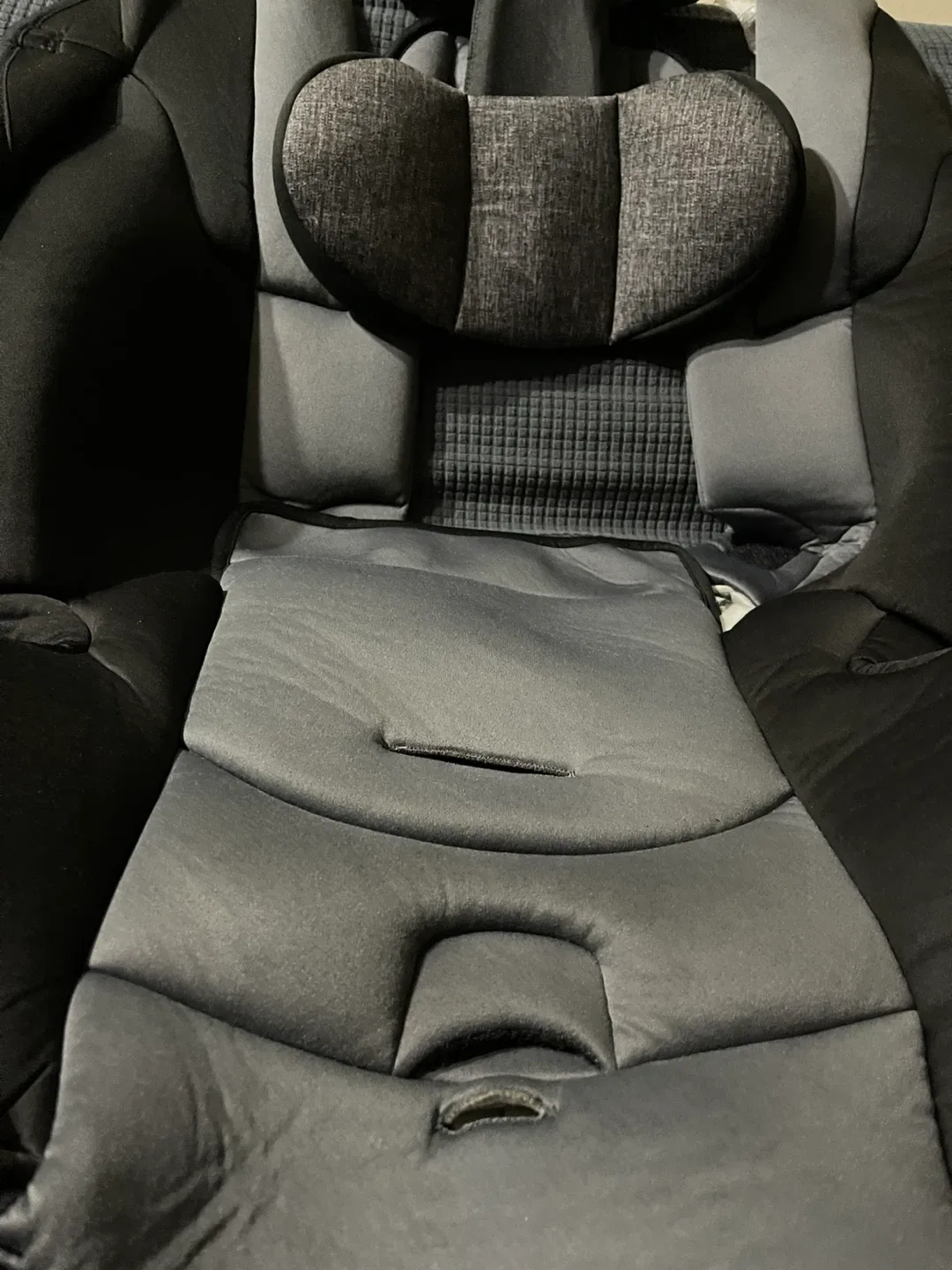 Convertible Car Seat - Black & Grey image indicator(4)