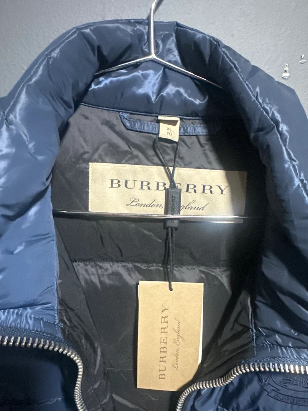 Burberry London England Puffer Jacket - XL image indicator(2)