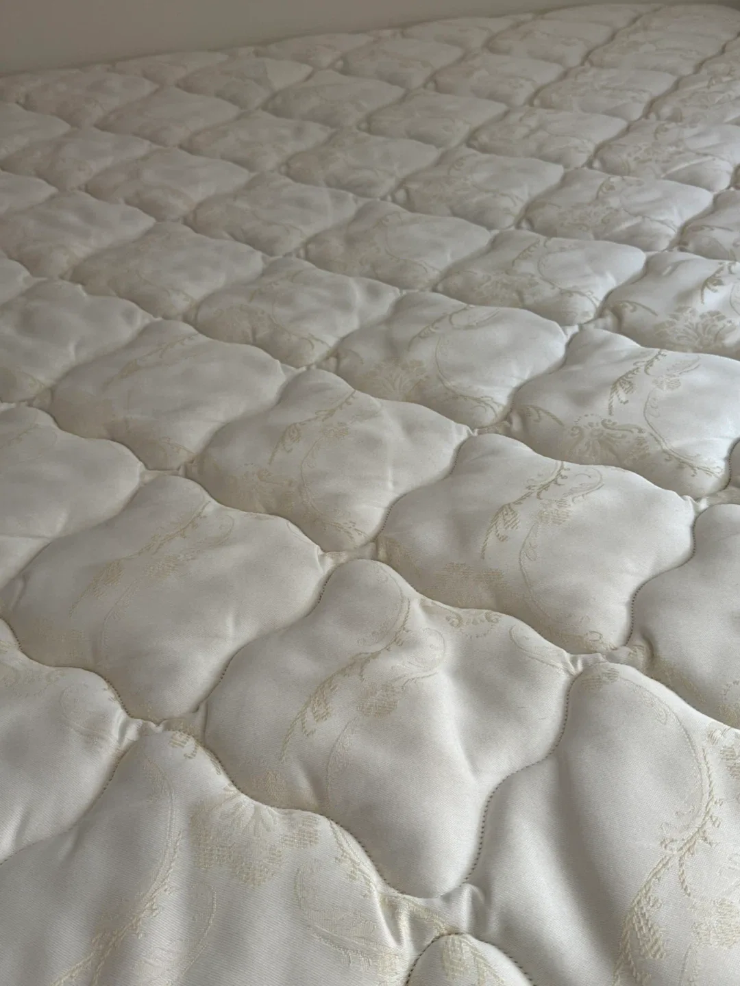 king Mattress with bed box and bed frame image indicator(4)