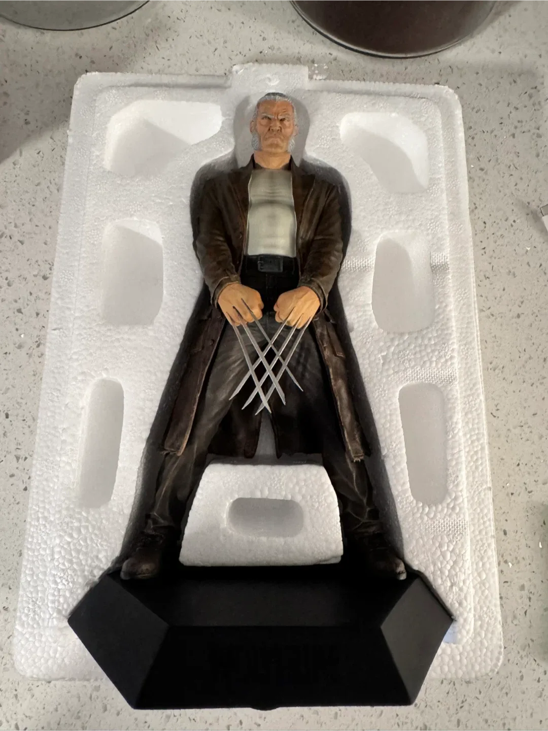 Gentle Giant Wolverine '08 Collector's Gallery Statue image indicator(2)