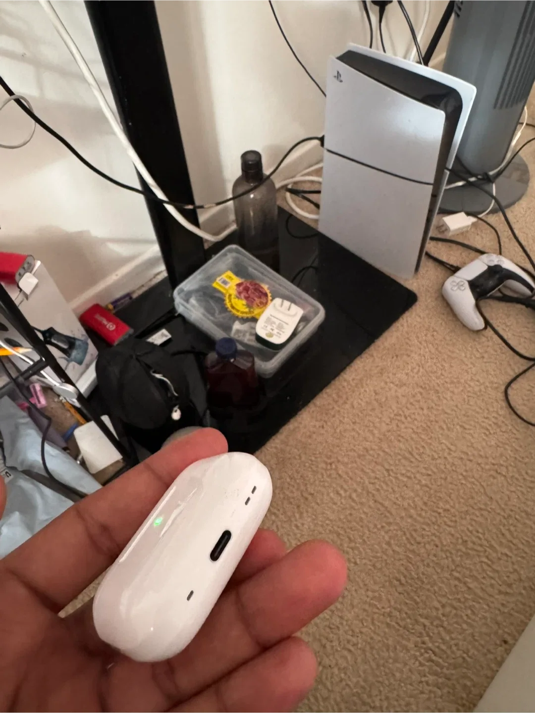 Apple AirPods Pro (2nd generation) image indicator(3)