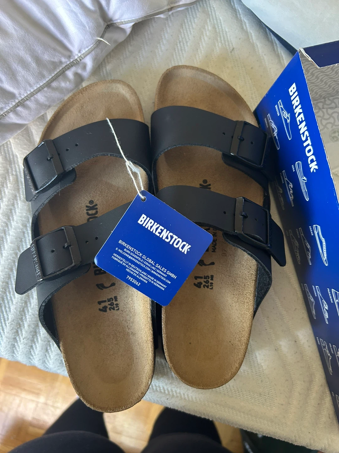 BRAND NEW: Birkenstock Arizona ‘Black’