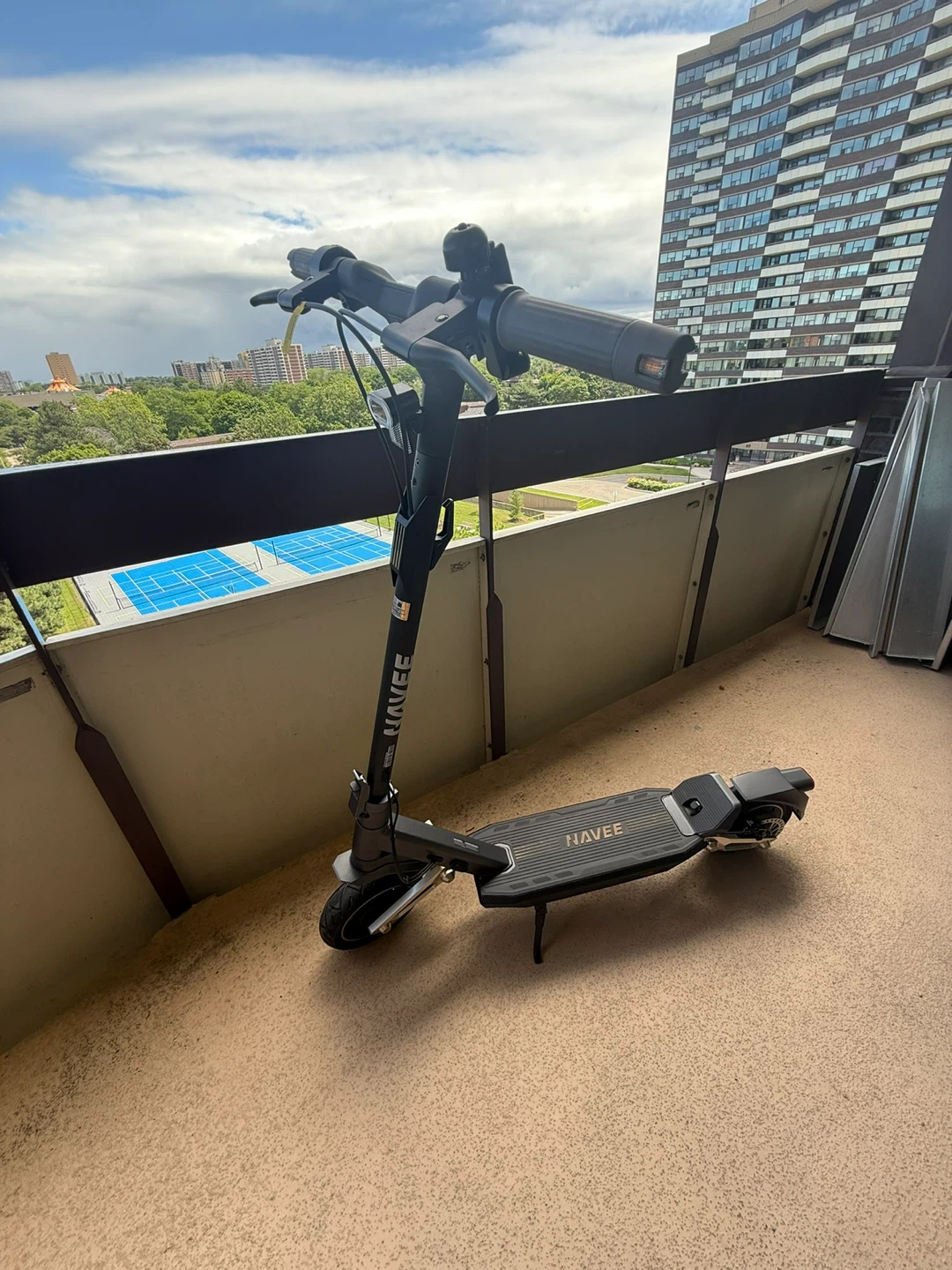 Navee Electric Scooter