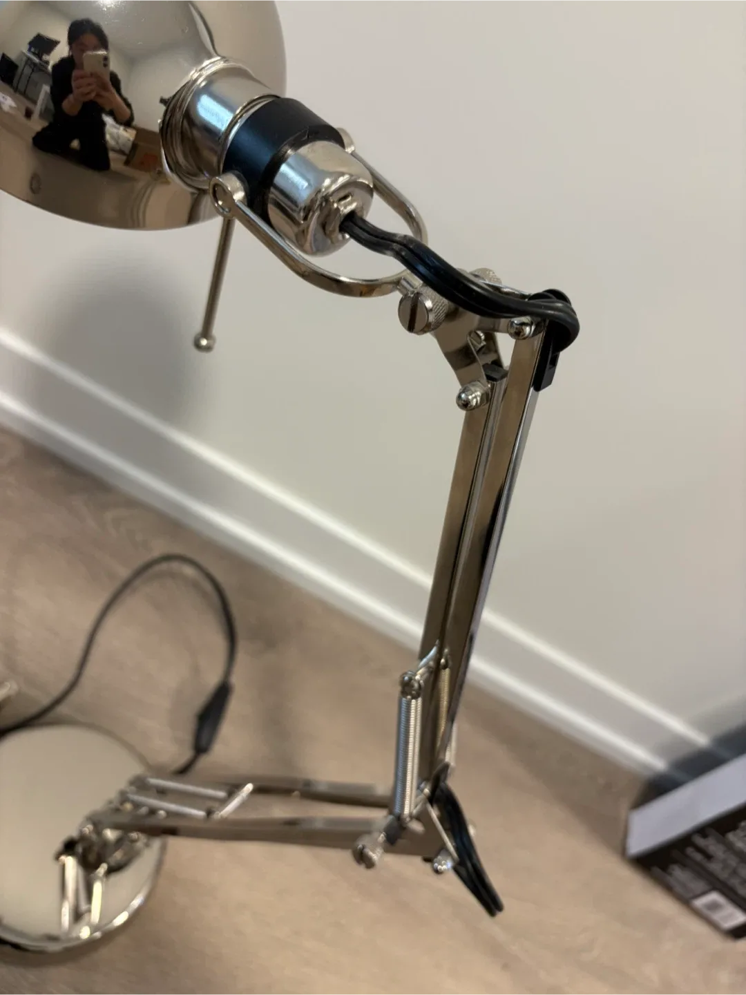 Adjustable Chrome Desk Lamp image indicator(2)