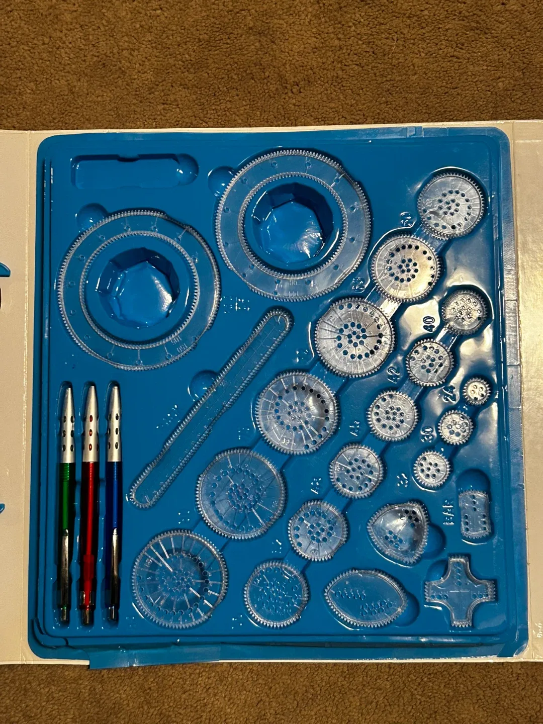 Spirograph Deluxe Set - Ages 8+ image indicator(2)