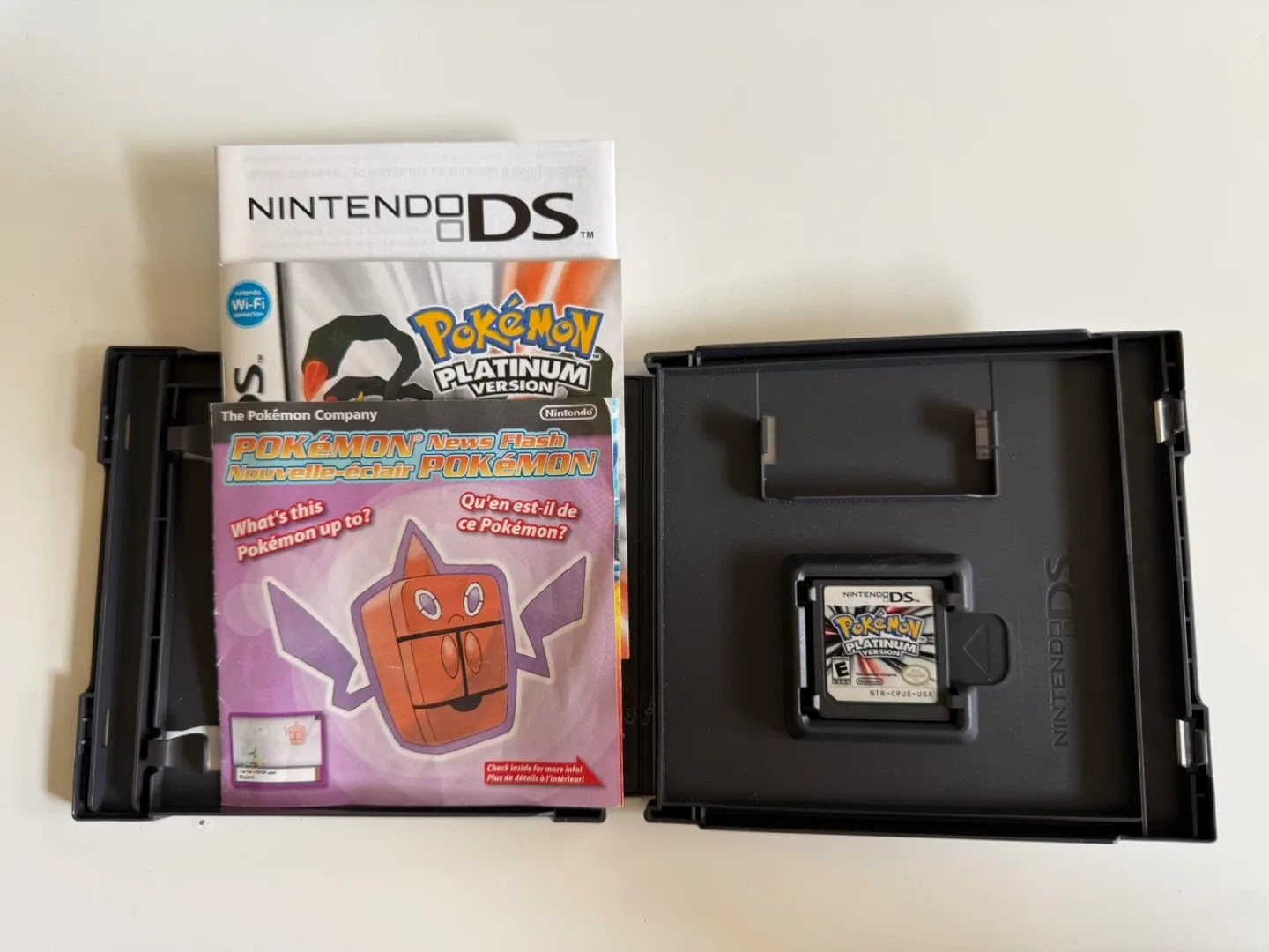 Pokemon Platinum Version Nintendo DS Game image indicator(2)