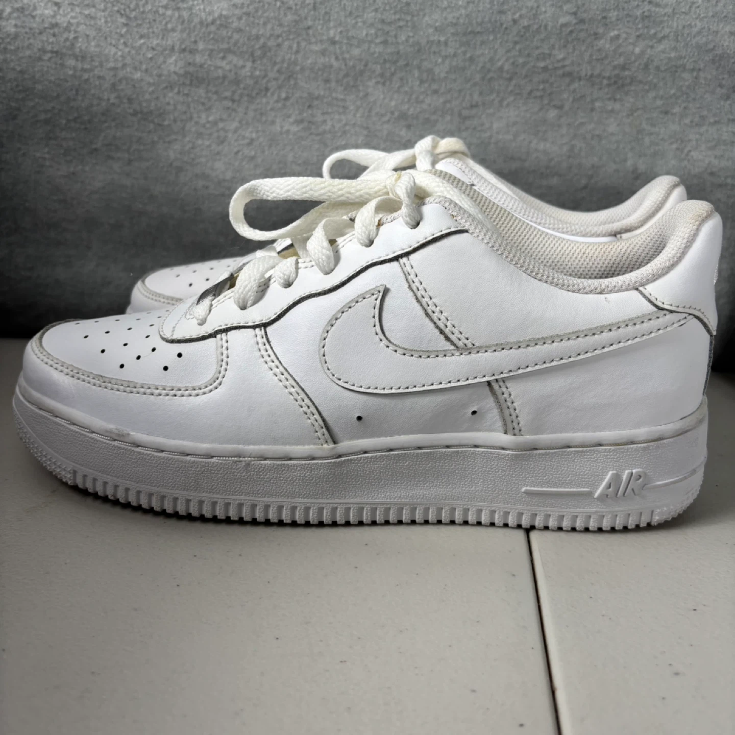 Nike Air Force 1 Low White Triple (GS) Youth Size 6.5 Y - photo 5