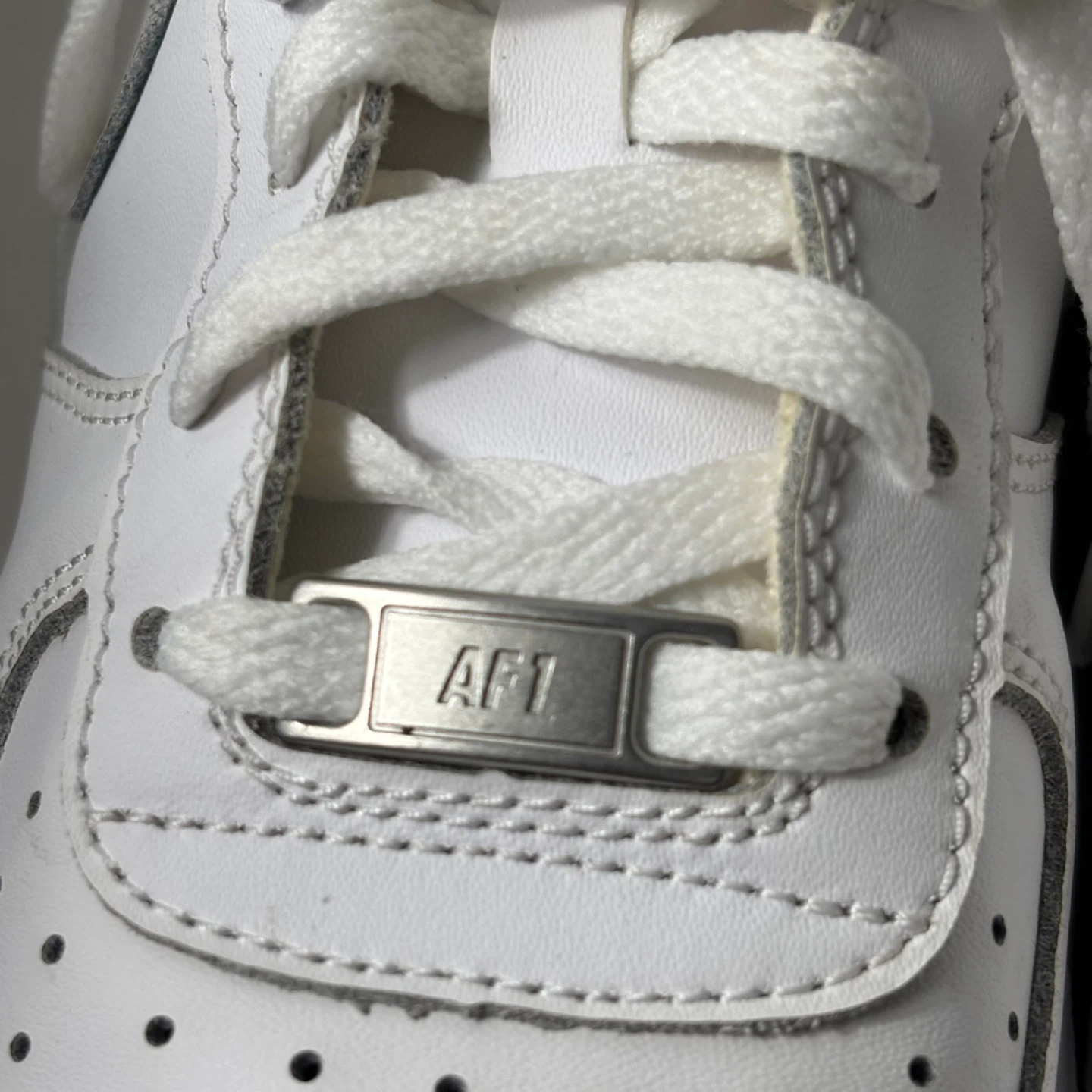 Nike Air Force 1 Low White Triple (GS) Youth Size 6.5 Y - photo 2