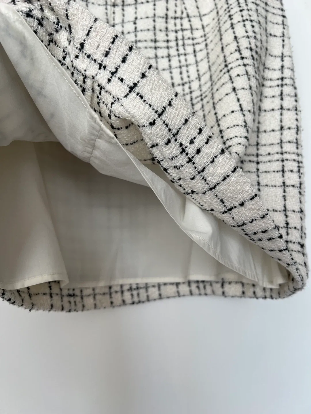 RW&CO. Plaid Mini Skirt - Size 4 image indicator(9)