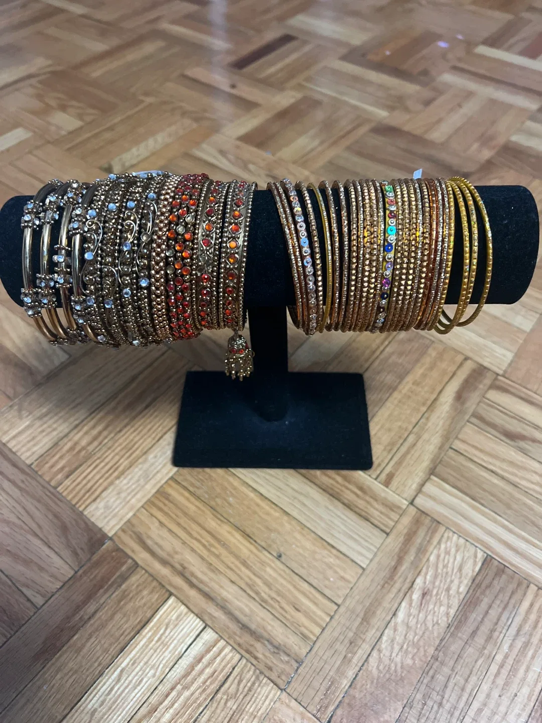 Bangles Set image indicator(2)