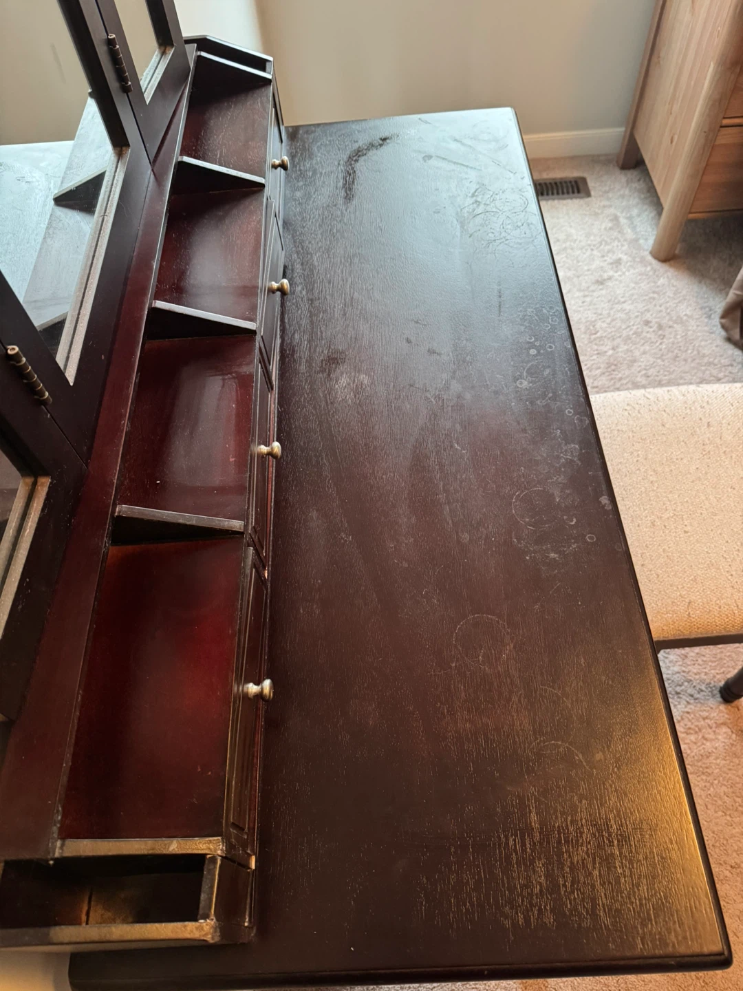 FREE Vanity with chair - photo 2
