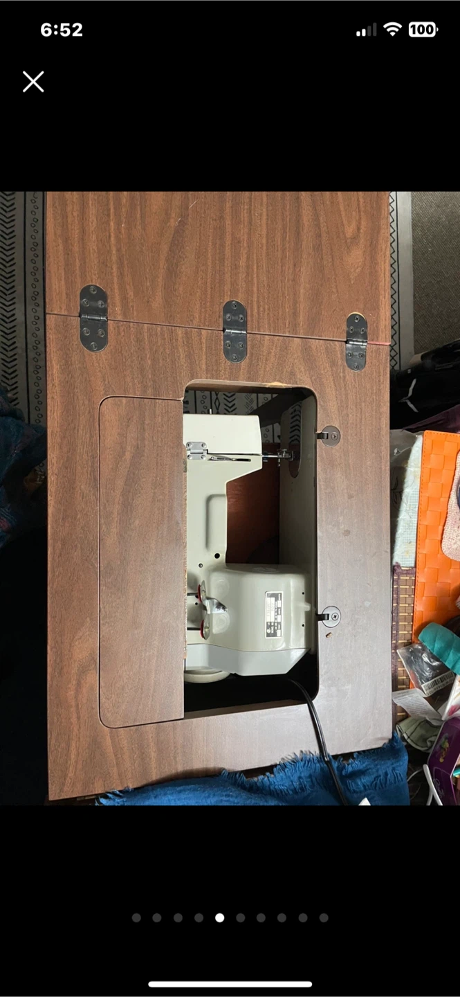 Vintage Domestic Sewing Machine with Cabinet - photo 4