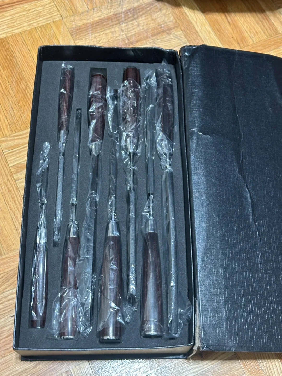 Oserlo Knife Set - New in Box image indicator(3)