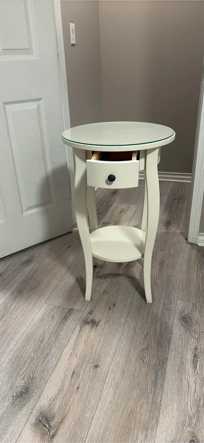 White Round Side Table with Glass Top image indicator(5)