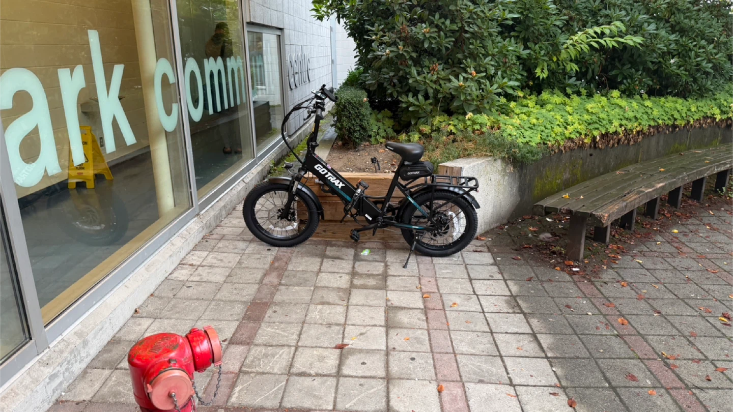 Assembled GoTrax R2V2 Foldable Electric Bike (Black) with Basket