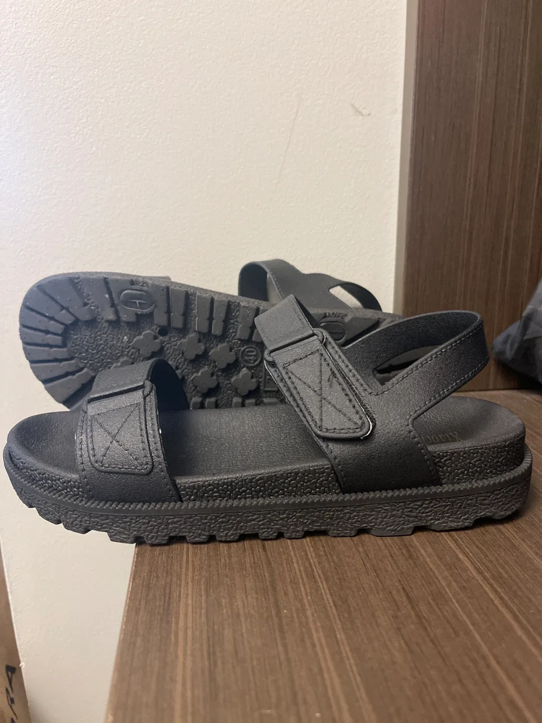 Black Platform Sandals image indicator(3)