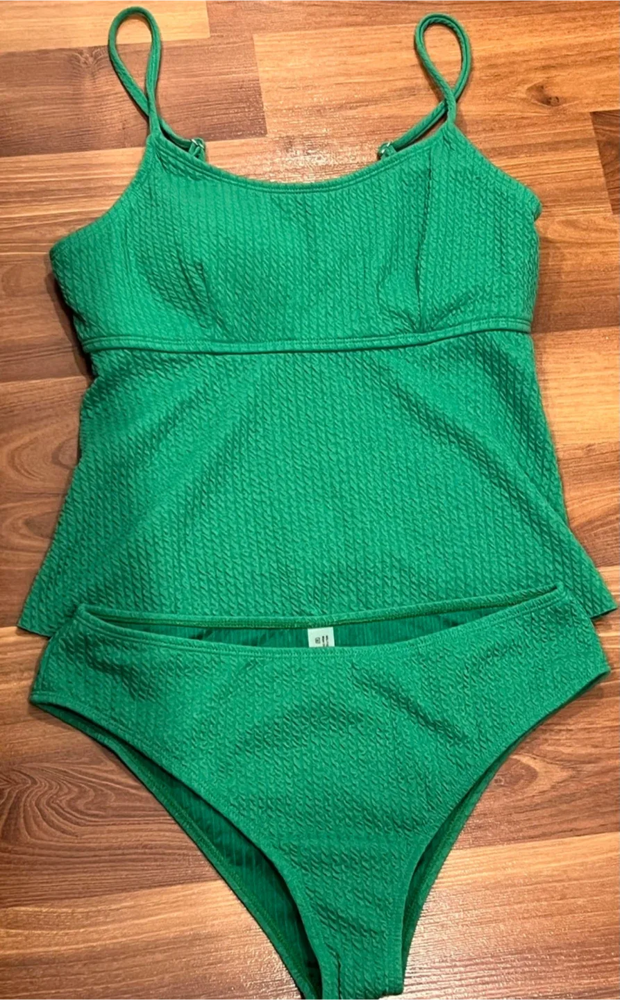 Women’s Swimsuits image indicator(2)