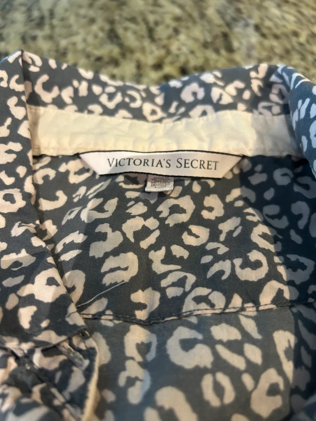Victoria's Secret Pajama Set - Size L image indicator(2)