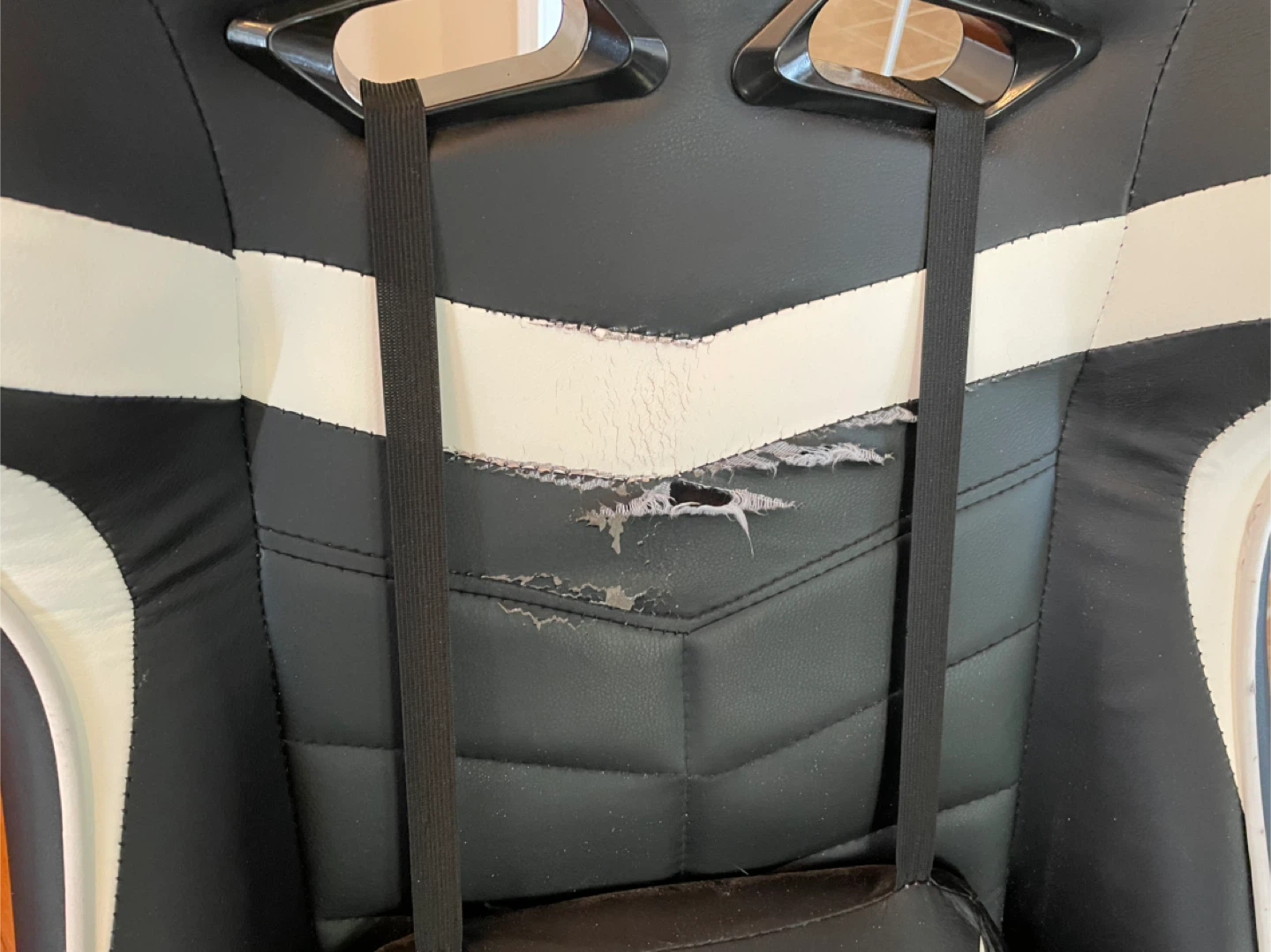 Wensix Gaming Chair - Some Wear & Tear - photo 4