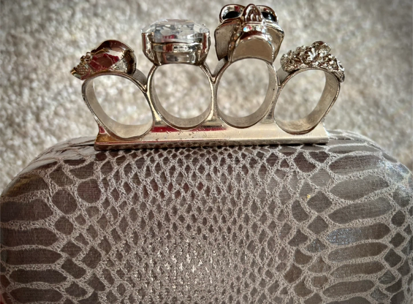 River Island Skull Knuckle Clutch - photo 4