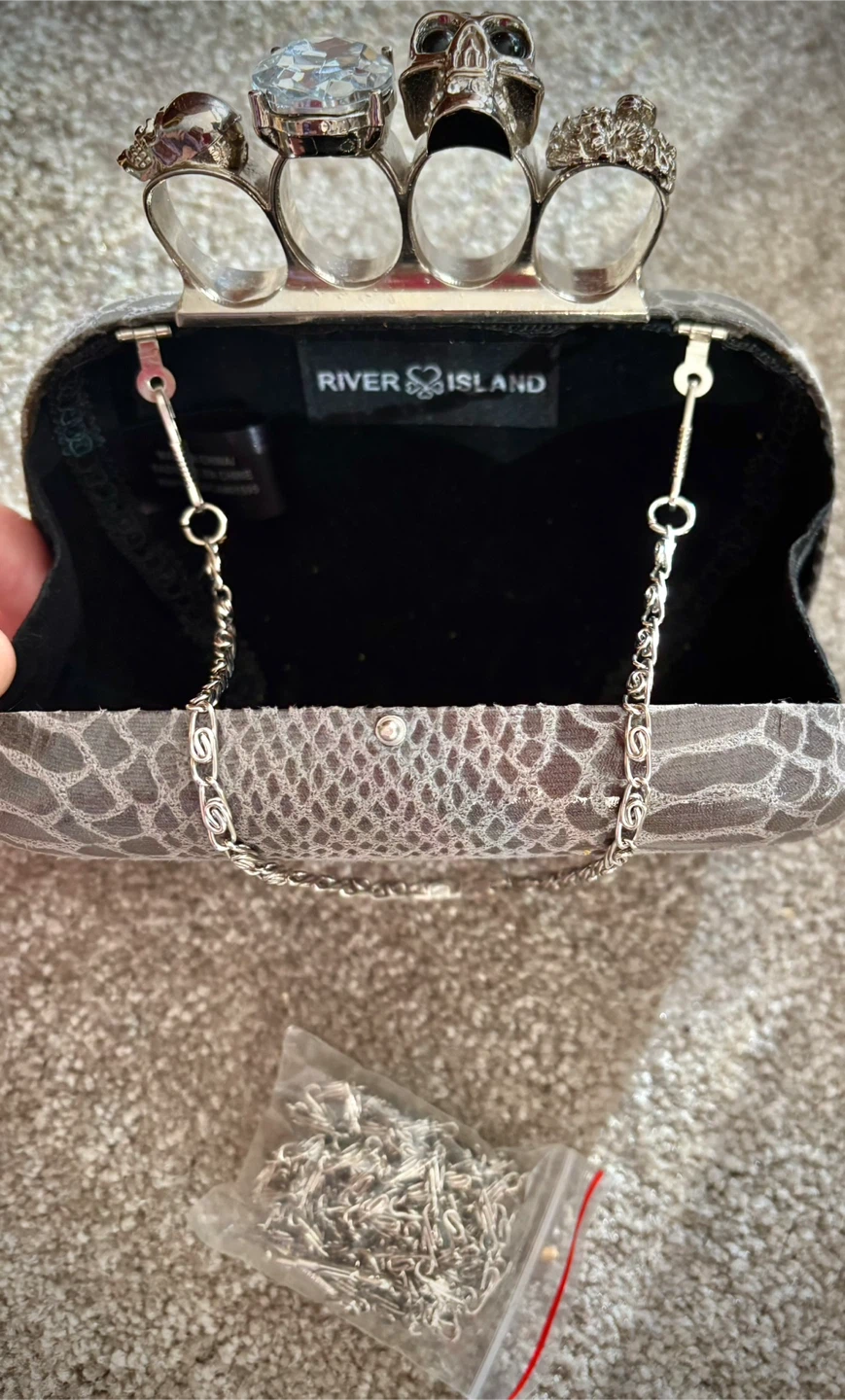 River Island Skull Knuckle Clutch - photo 3