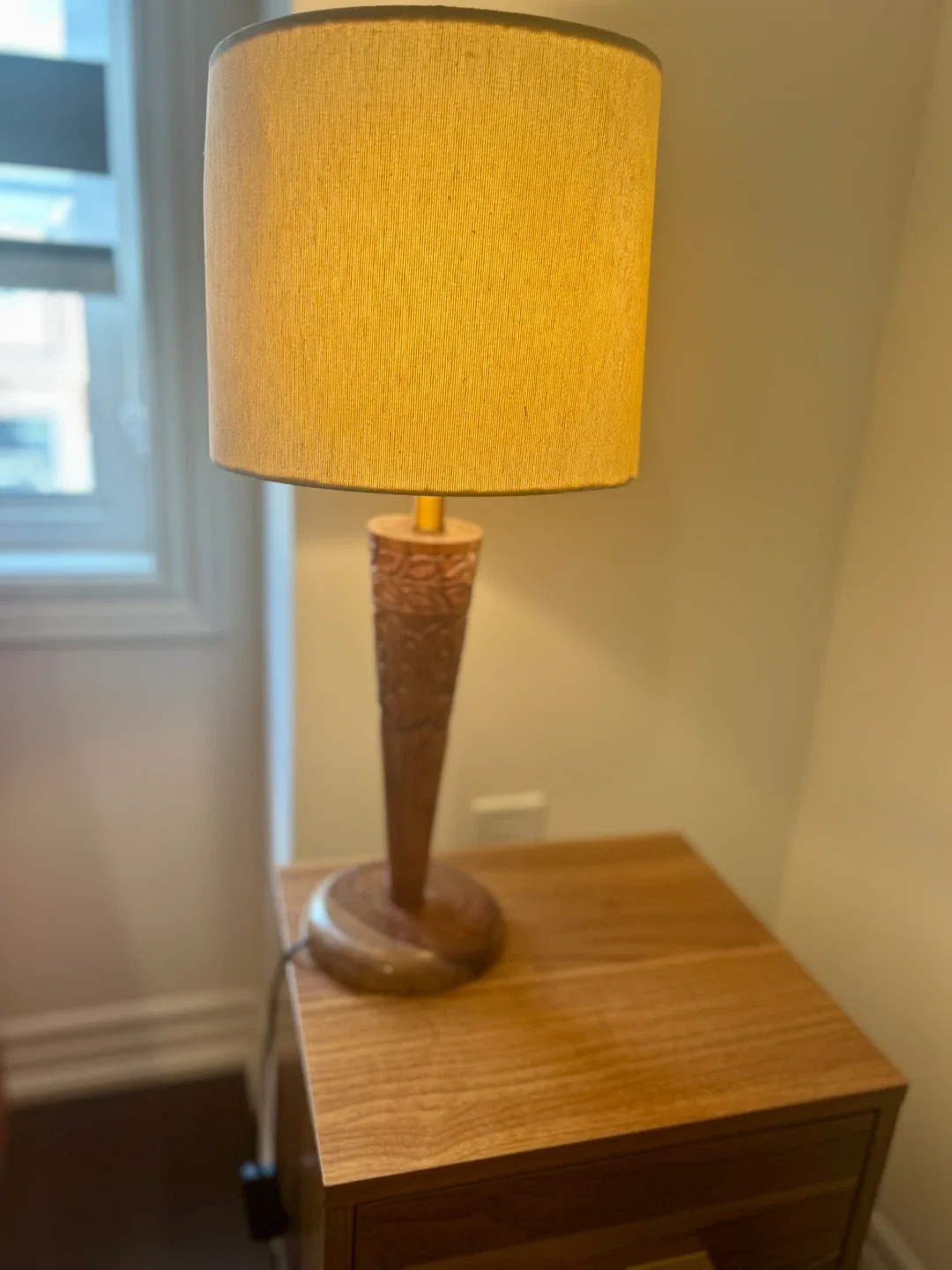 Hand Wooden Carved Table Lamp image indicator(2)