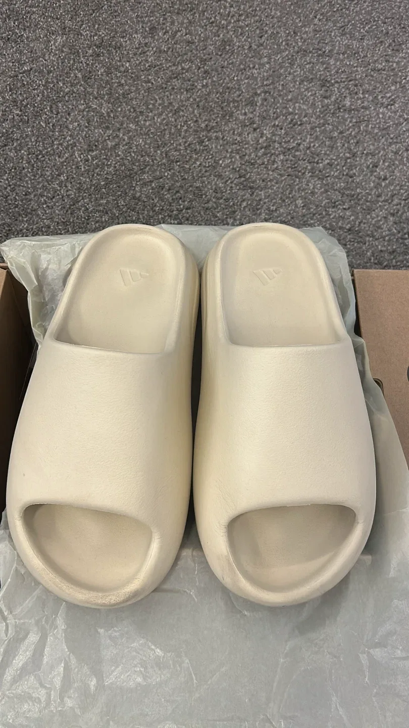 Adidas Yeezy Slide Bone - Size 9 US image indicator(2)