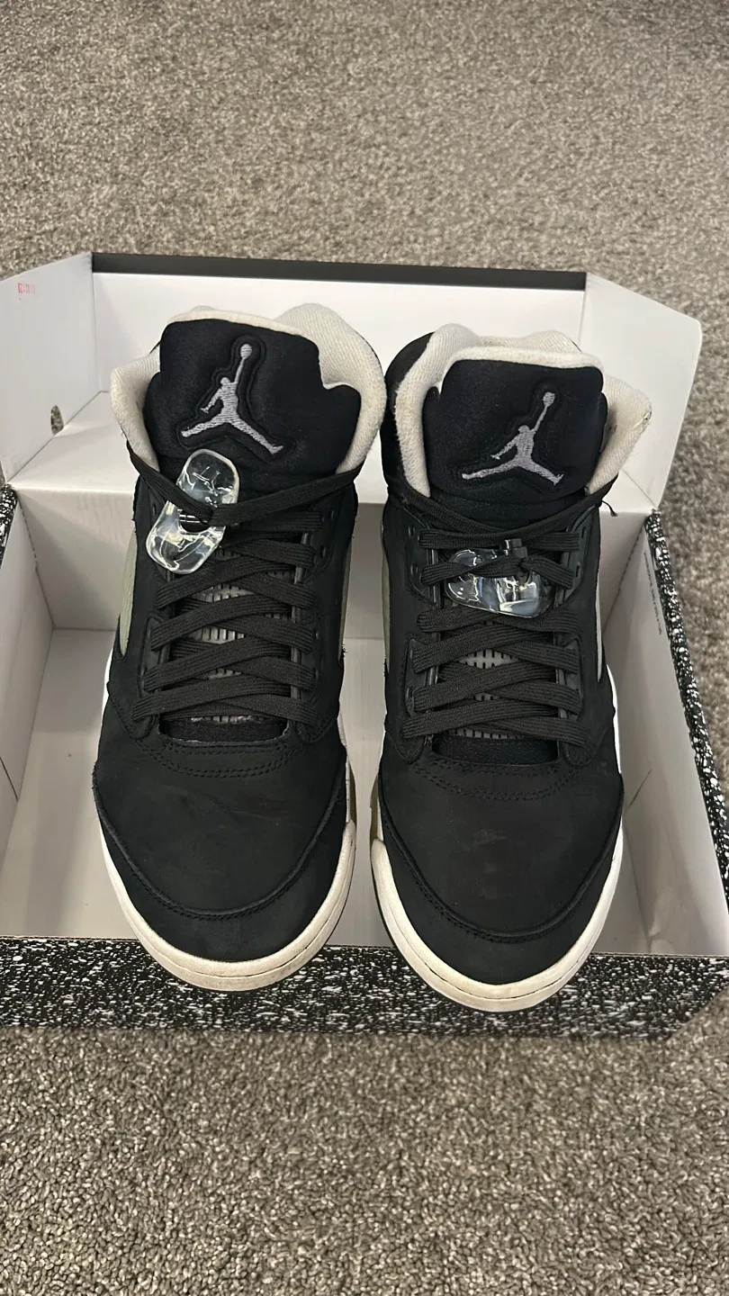 Air Jordan 5 Retro Black/Cool Grey Size 8 image indicator(3)