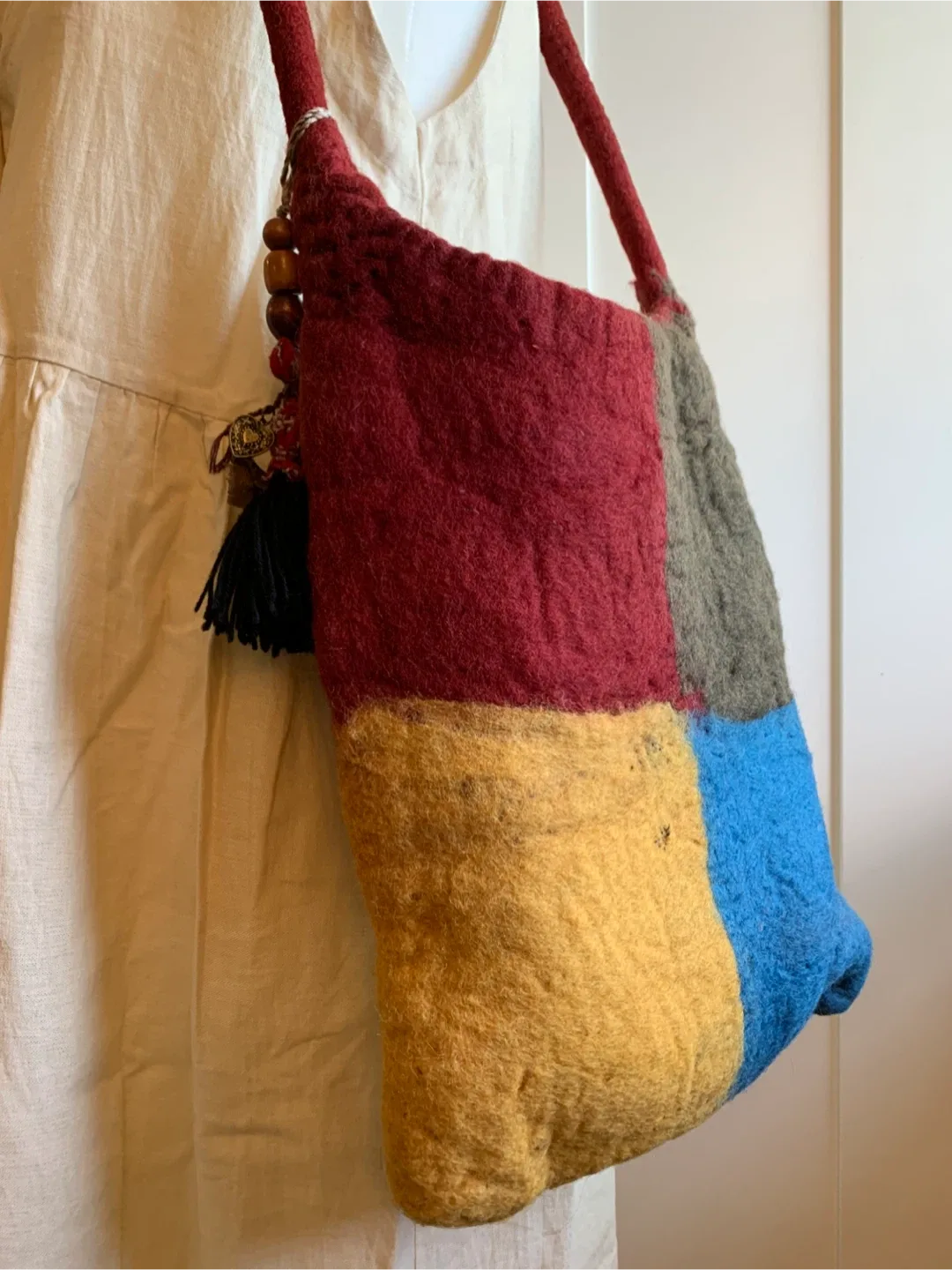 Handmade Wool Felted Shoulder Bag image indicator(2)