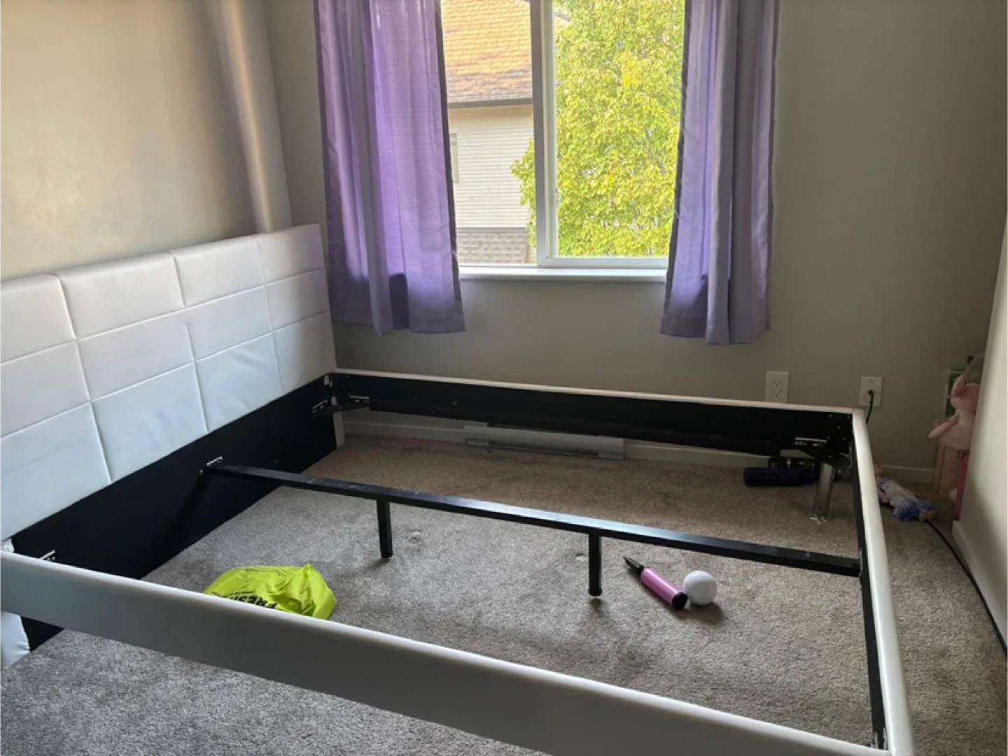 White Faux Leather Queen Bed Frame 🧡 image indicator(6)