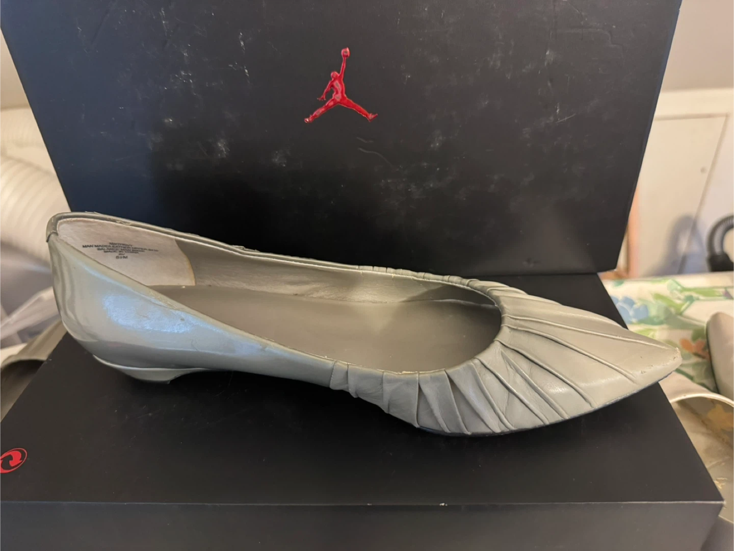 Nine West gray flats - size 8.5M