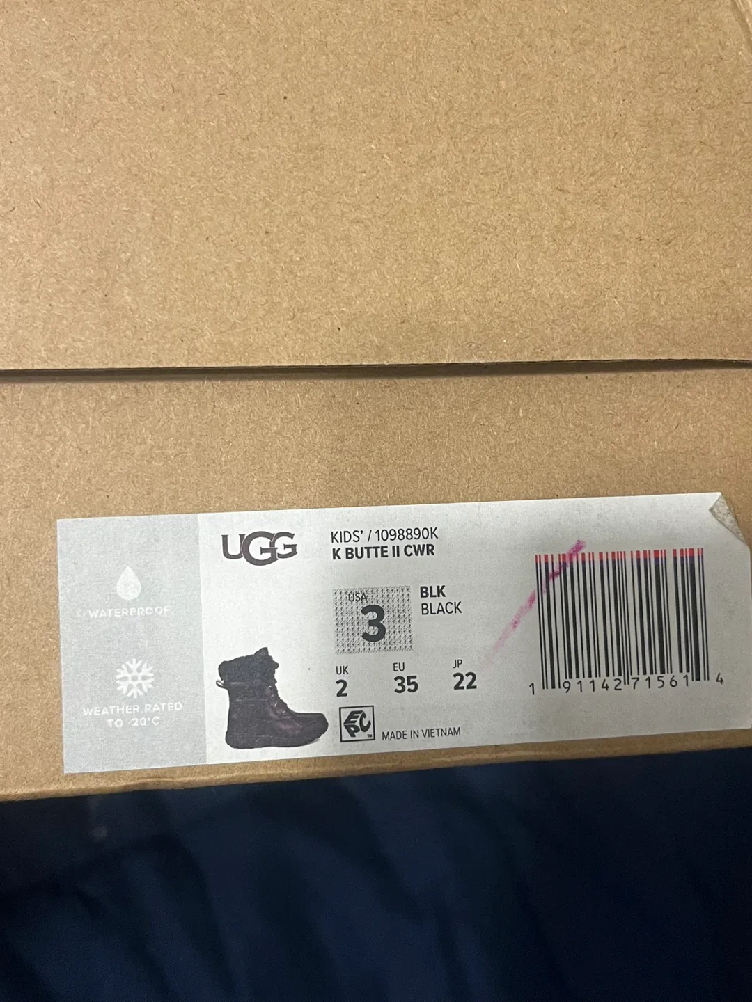 UGG Kids' Butte II CWR Black Boots - Size 3 image indicator(3)