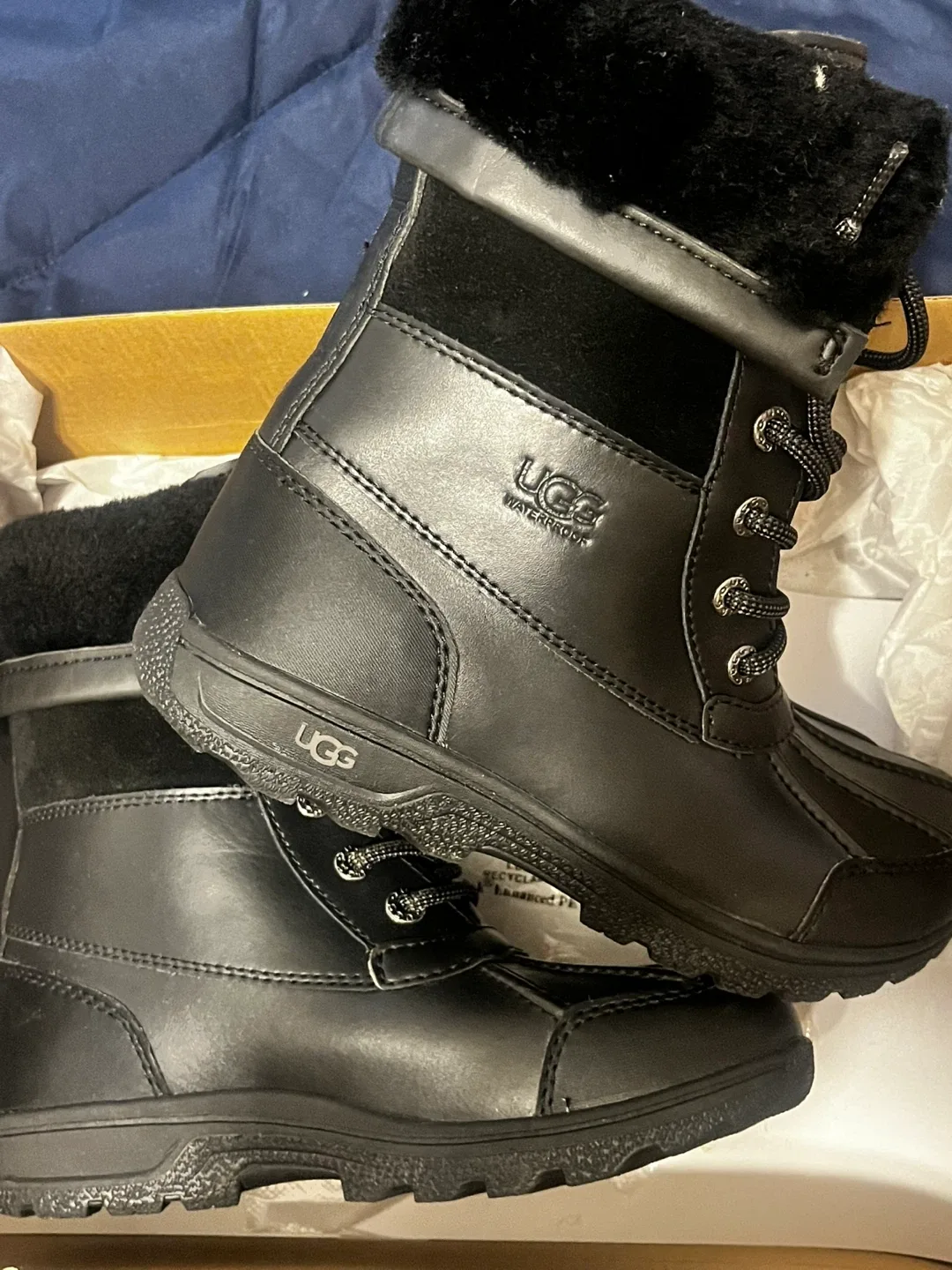 UGG Kids' Butte II CWR Black Boots - Size 3 image indicator(2)