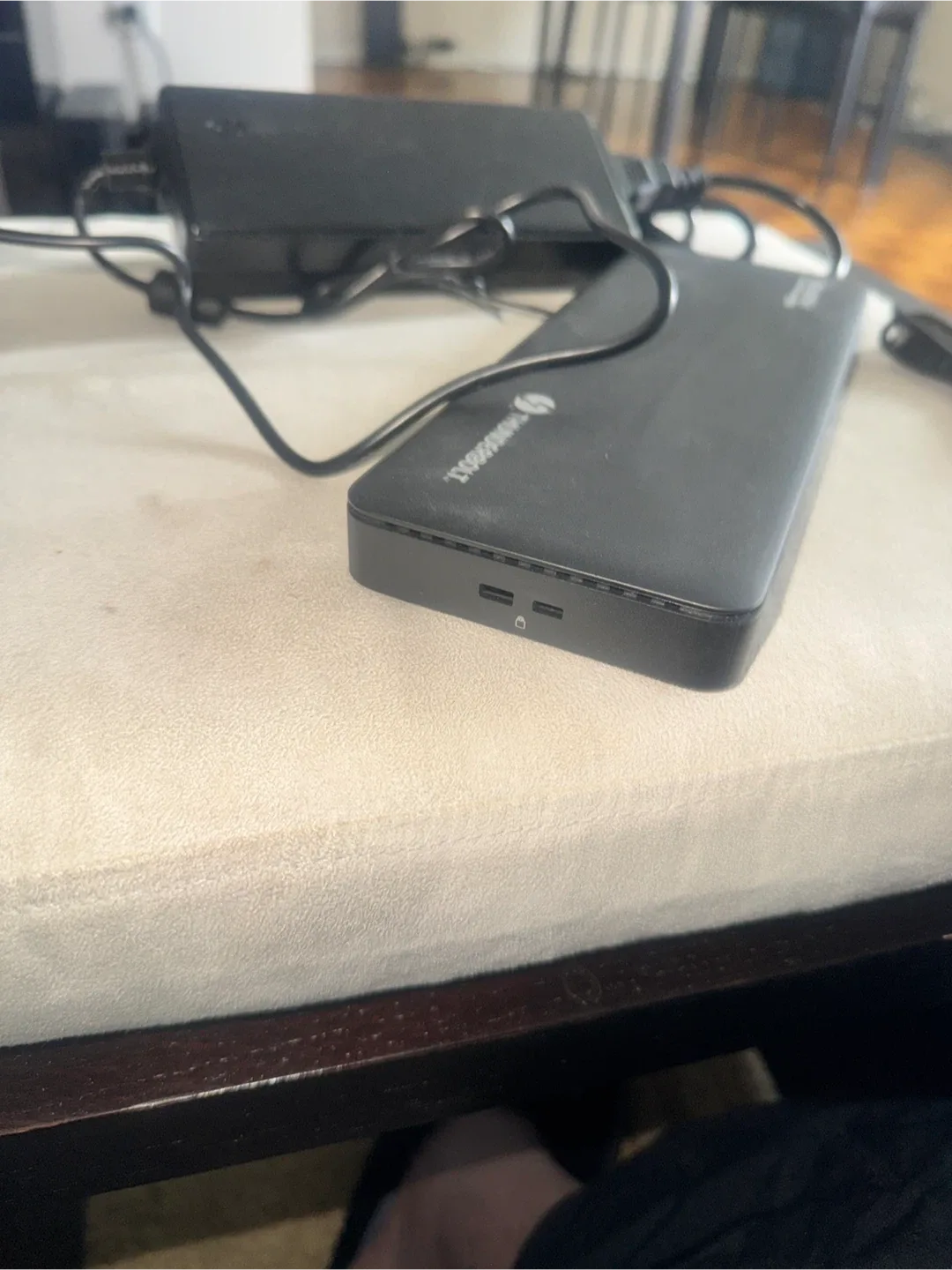 PLUGABLE THUNDERBOLT 4 DOCK 4K  DUAL MONITORS OR SINGLE 8K image indicator(2)